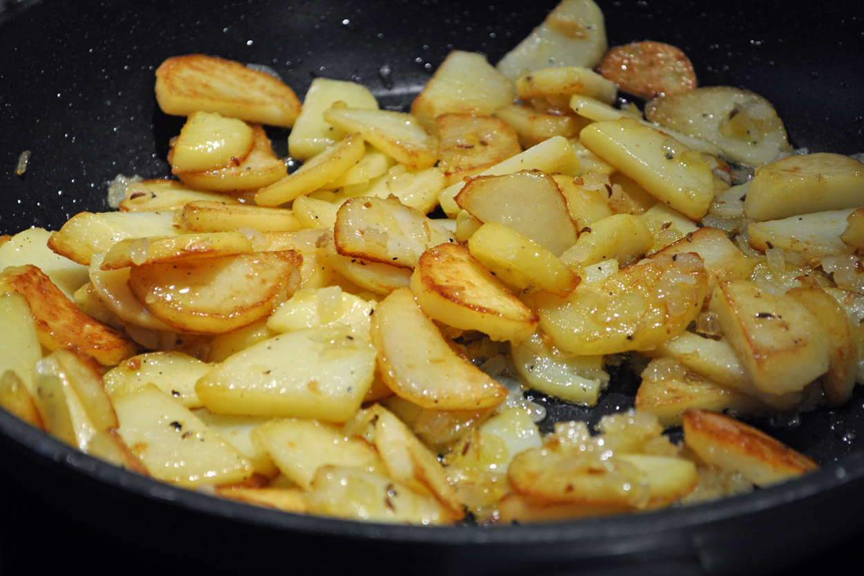 Bratkartoffeln, the potatoes roasted in a pan