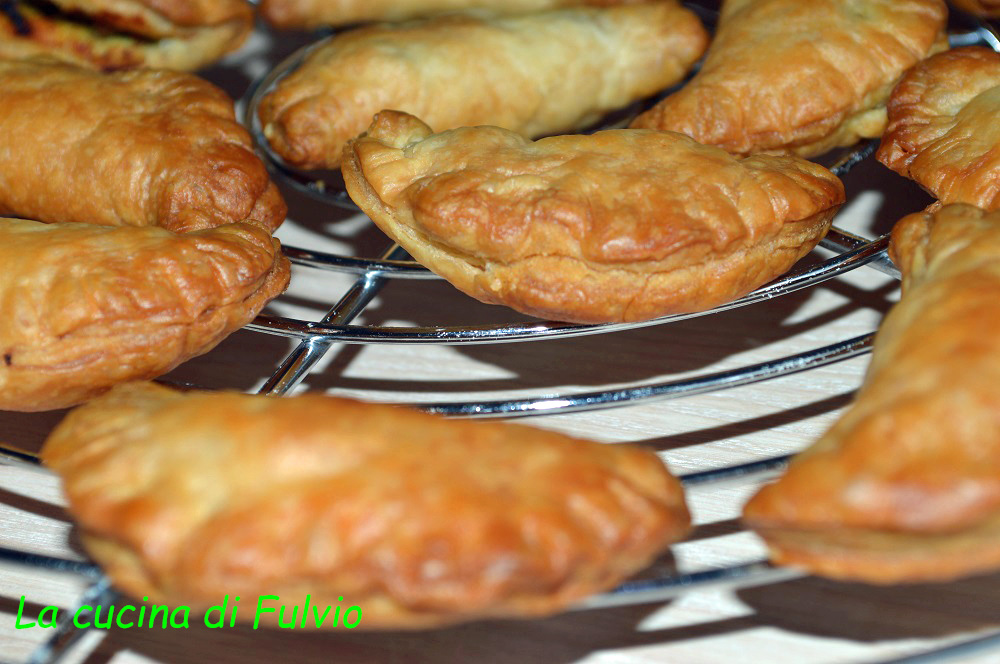 The curry puff, puff oriental curry