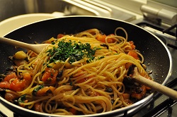 Spaghetti alla puttanesca mais ... végétariens