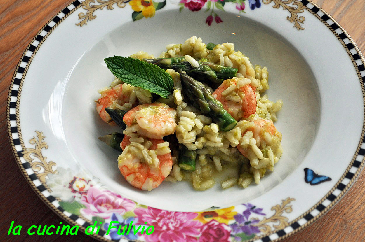 Risotto with asparagus and prawns