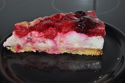 Quark cake with berries